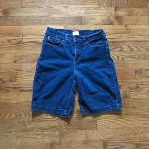 EUC Vintage Levi’s size 10 512 perfectly slimming short